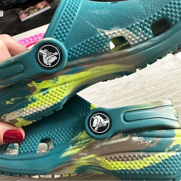 Marbled Crocs - Picture 7 of 7